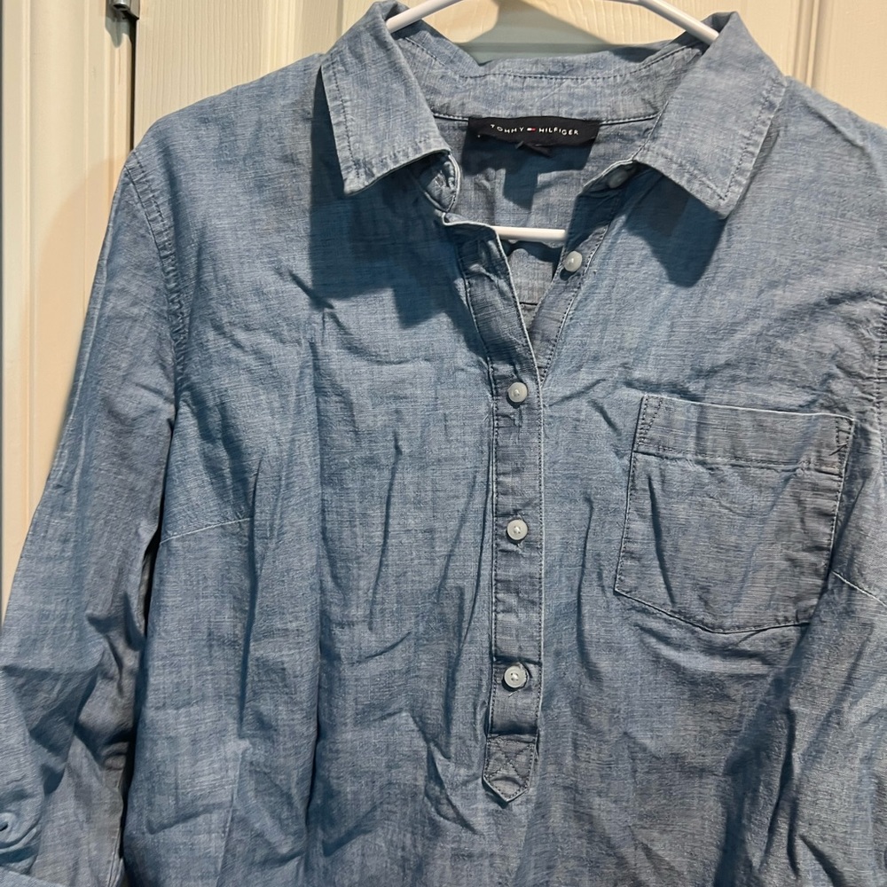 Tommy Hilfiger- chambray 3/4 sleeve shirt
